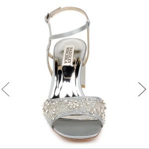 Badgley Mischka Blayne Crystal embellished block heel women’s sandals size 9